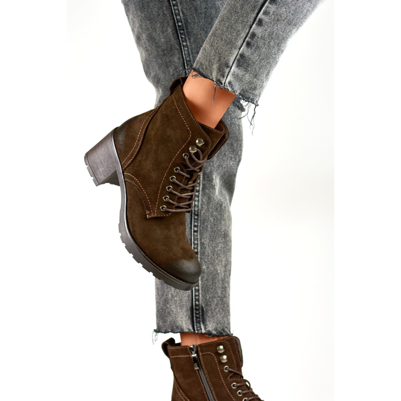 Női velúr barna fűzős bokacsizma 2