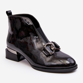 Vinceza Lakkbőr női alacsony sarkú csizma, szigetelt, fekete nadrág 1