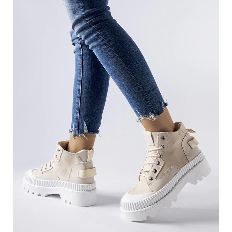 Inna Bézs színű tornacipő magas Grotta platformon 2