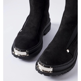 Fekete szigetelt bokacsizma dekoratív orrral Bologna 1