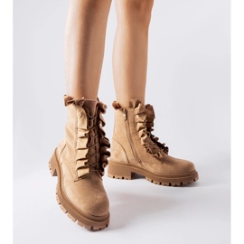 Bézs színű fodros bokacsizma, öko-velúr Sterpito 1