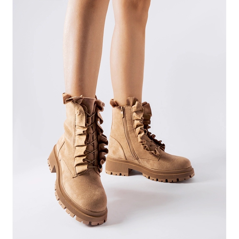 Bézs színű fodros bokacsizma, öko-velúr Sterpito 1