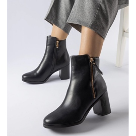 Fekete szigetelt klasszikus Edilio bokacsizma 1