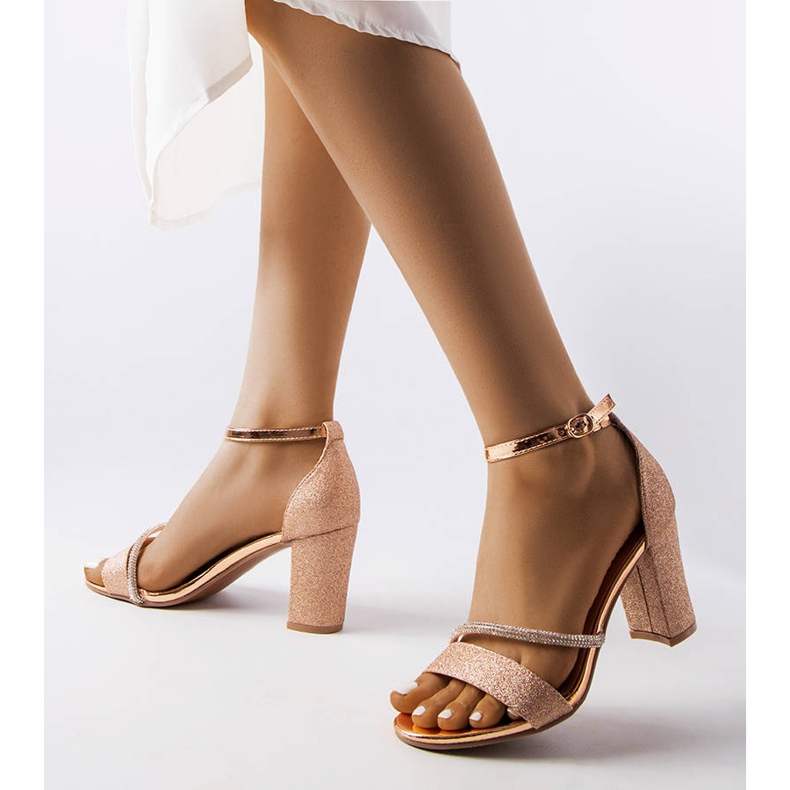 Arany Abellona blokk szandál aranysárga 1