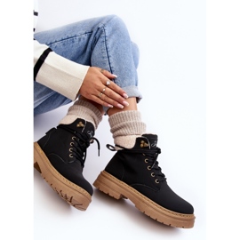 Női bőrcsizma báránybőrrel, fekete Lynnvia 1