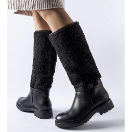 Plains szőrmével díszített fekete csizma 1 Plains szőrmével díszített fekete csizma 1