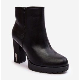 Női magassarkú bokacsizma cipzárral, fekete Rasoda 1
