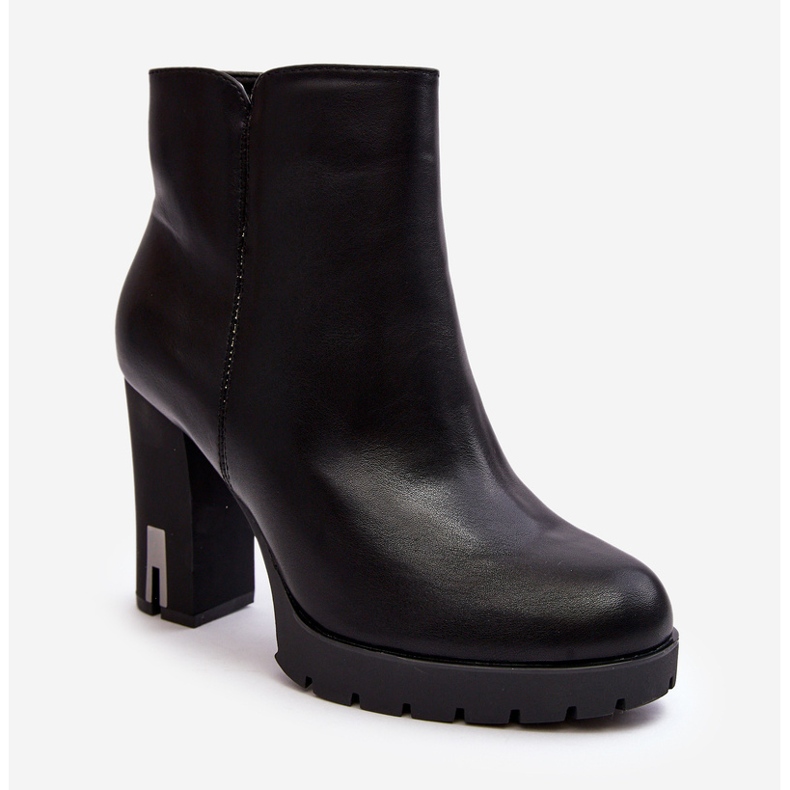 Női magassarkú bokacsizma cipzárral, fekete Rasoda 1