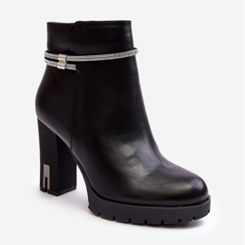 Női bokacsizma díszítéssel, fekete Carolla 1