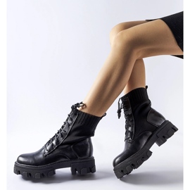 Fekete Primero felbújós zoknis munkások 1