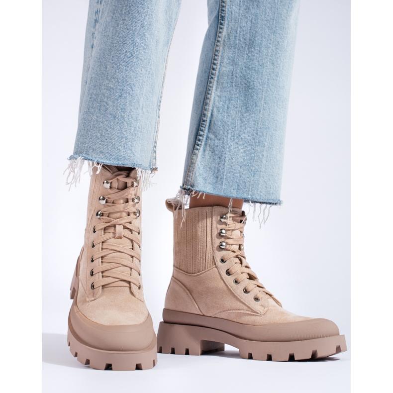 SHELOVET Bézs színű fűzős velúr bokacsizma 2
