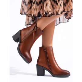 SHELOVET Barna női csizma a poszton 1