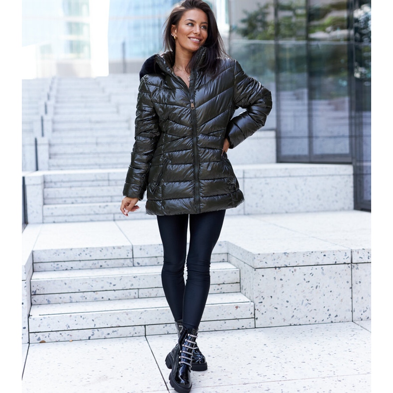 Fekete lakkozott bokacsizma Sfaranda strasszokkal 1