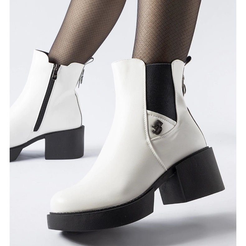 Fehér szigetelt csizma masszív tömbbel 1