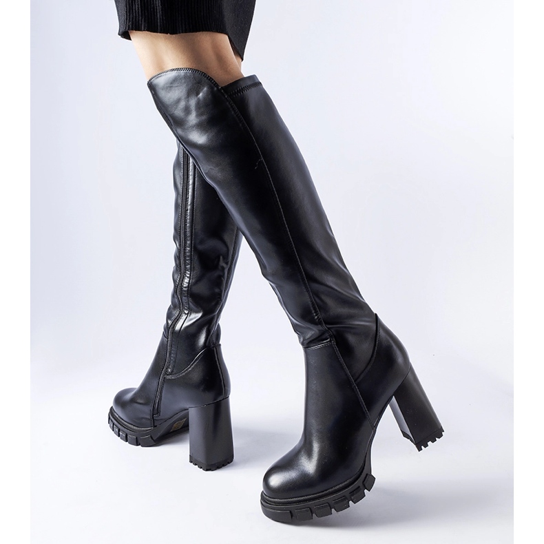 Fekete hosszú, meleg magas sarkú csizma 1 Fekete hosszú, meleg magas sarkú csizma 1