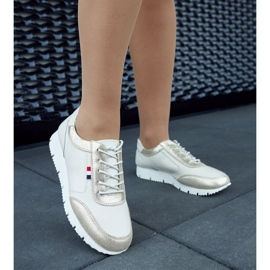 Bézs színű bőr női tornacipő Adelfo 1