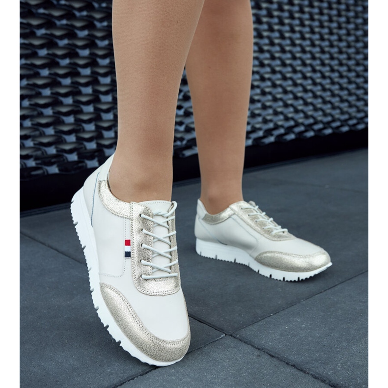 Bézs színű bőr női tornacipő Adelfo 1