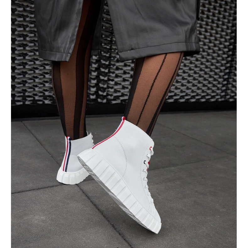 Inna Carassai hosszú fehér bőr tornacipő 1