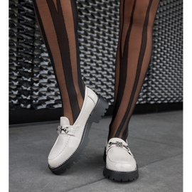 Szürke lakkozott naplopók strasszokkal 1