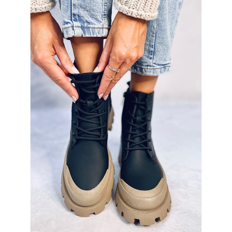 Toma Black túracipő fekete 1