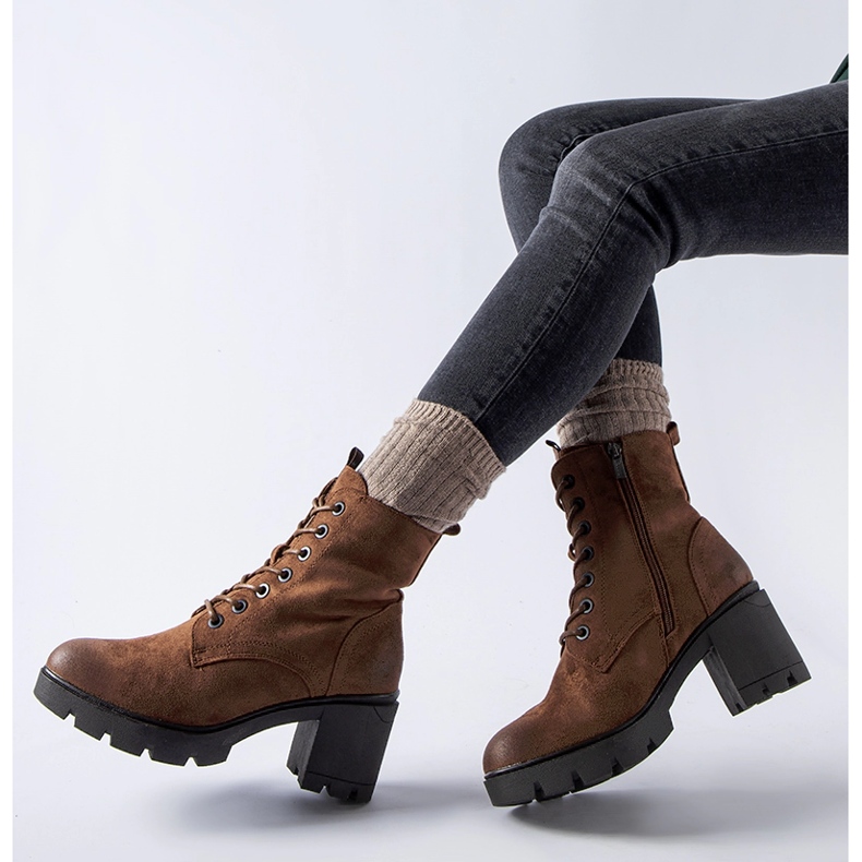 Romilda barna velúr magas sarkú bokacsizma fekete 1