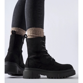 Fekete tornacipő masszív Riel talppal 2