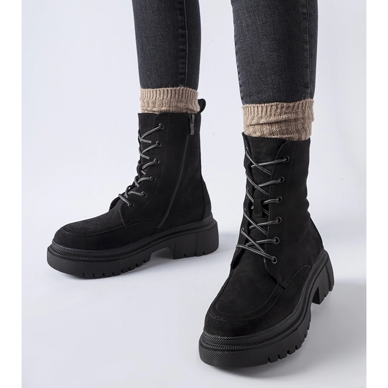 Fekete tornacipő masszív Riel talppal 1