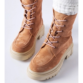 Piros tornacipő masszív Riel talppal 2