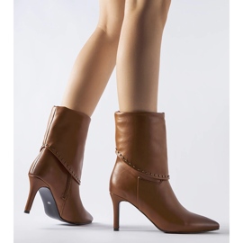 Barna szigetelt csizma Cipresso magassarkúval 1