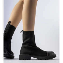 Fekete zoknis bokacsizma strasszokkal a Vail márkától 1