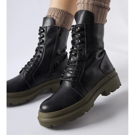 Fekete tornacipő színes Quennie talppal 1