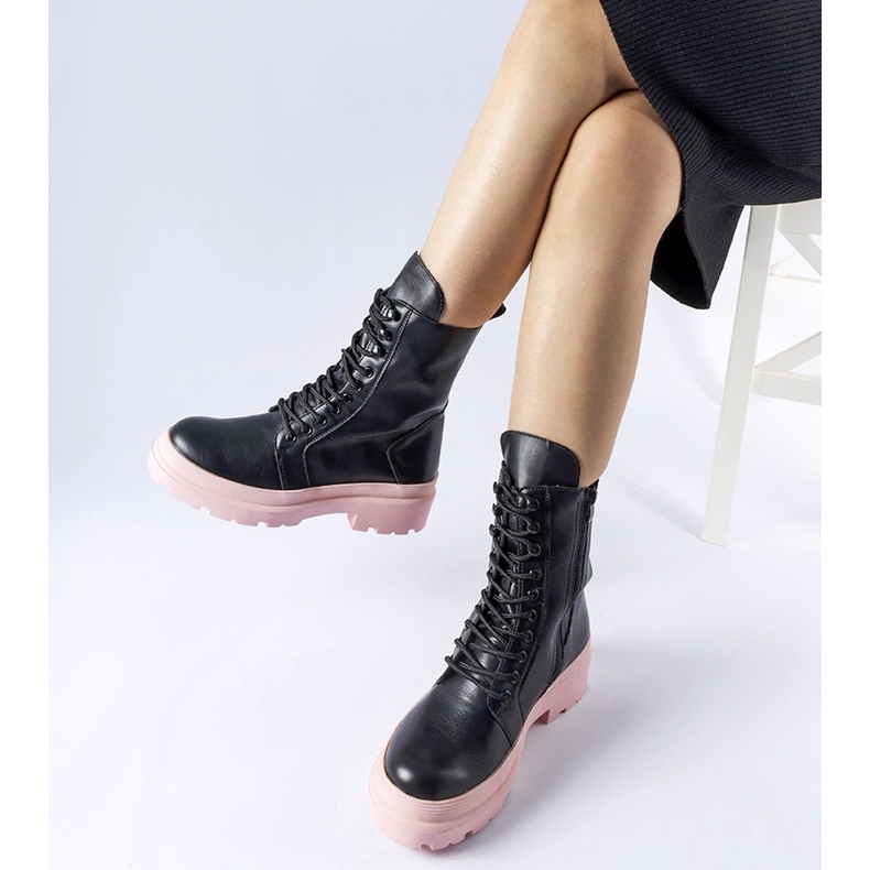 Fekete tornacipő színes Quennie talppal 1