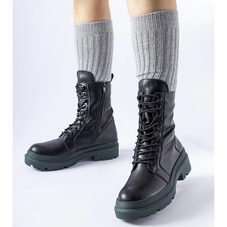 Fekete tornacipő színes Quennie talppal 1