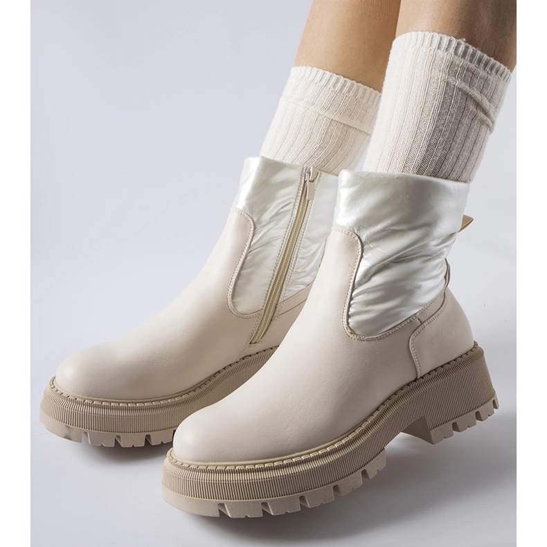 Garrett bézs bokacsizma dekoratív felsőrésszel 1