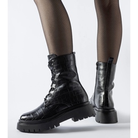 Fekete lakk szigetelésű Cressac csizma 1 Fekete lakk szigetelésű Cressac csizma 1