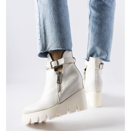 Sherri fehér ék alakú bokacsizma 1