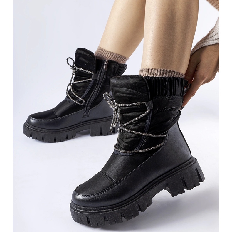 Fekete hócsizma Pettenasco strasszokkal 1