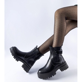 Fekete szigetelt csizma Casola csattal 1 Fekete szigetelt csizma Casola csattal 1