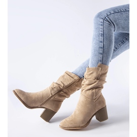 Bézs színű hőszigetelt cowboy csizma a Filomena-tól 2 Bézs színű hőszigetelt cowboy csizma a Filomena-tól 2