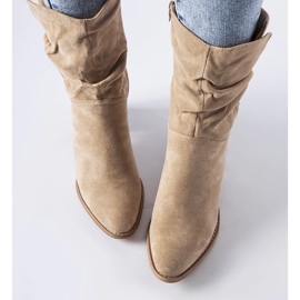 Bézs színű hőszigetelt cowboy csizma a Filomena-tól 1 Bézs színű hőszigetelt cowboy csizma a Filomena-tól 1