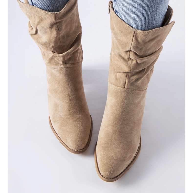 Bézs színű hőszigetelt cowboy csizma a Filomena-tól 1 Bézs színű hőszigetelt cowboy csizma a Filomena-tól 1