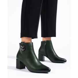 Elegáns klasszikus sötétzöld Daszyński magas sarkú bokacsizma 1
