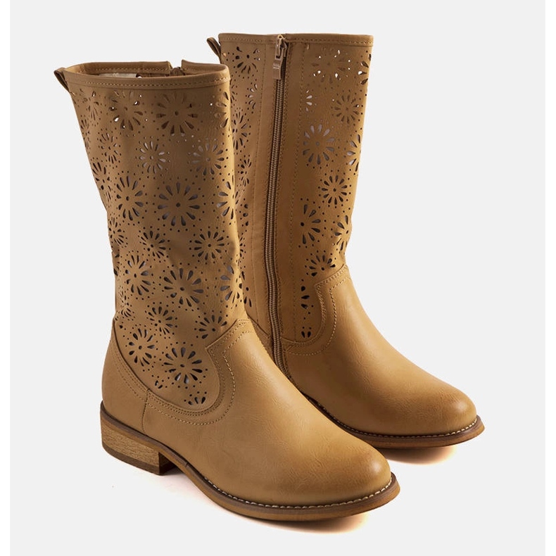 Bitsis világosbarna áttört gyerekcsizma bézs 1