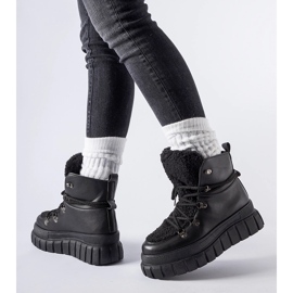 Fekete bokacsizma masszív Sforza platformon 1