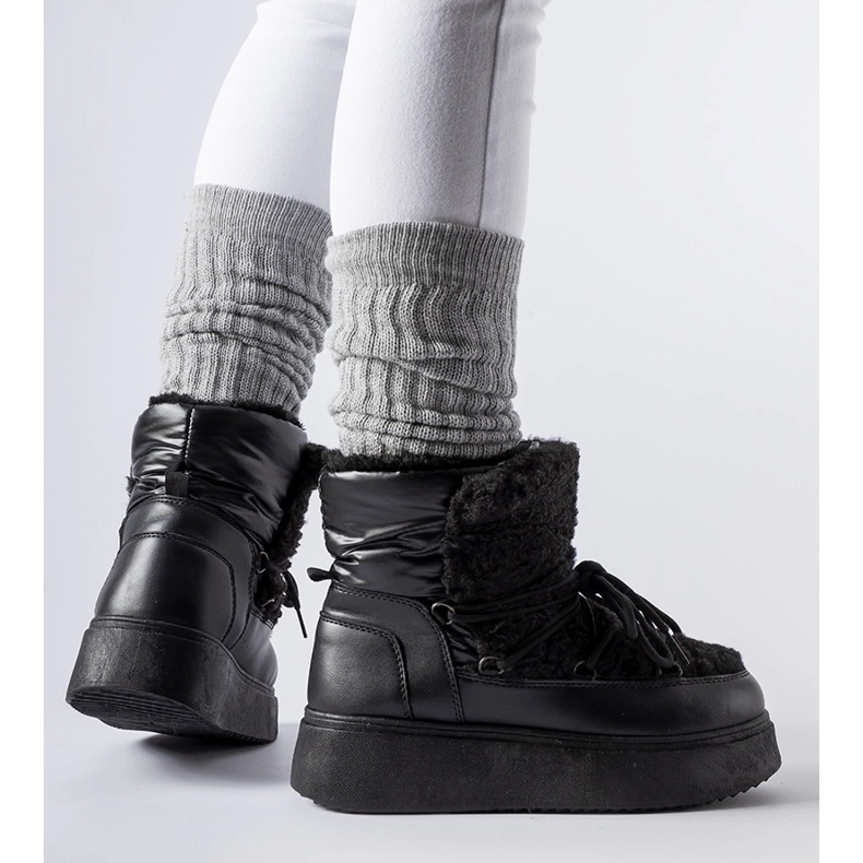 Fekete hócsizma egy hatalmas Elvio platformon 1