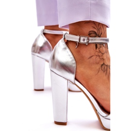 Ezüst metál magassarkú szandál 1