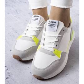 Fehér tornacipő neon betétekkel az Alitától 2