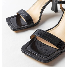 Inna Fekete Amalia magas sarkú szandál 1