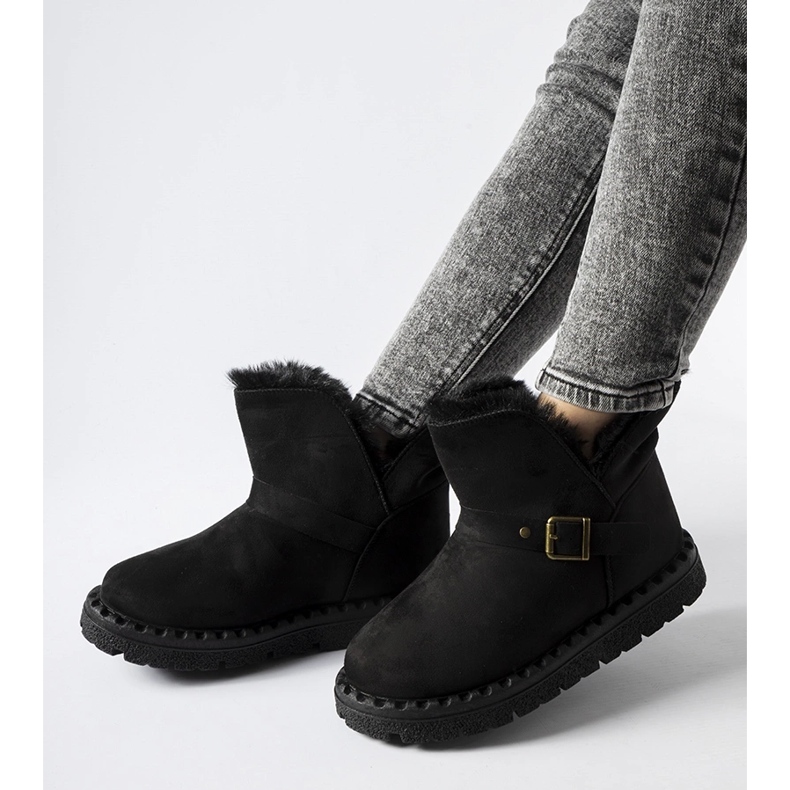 Fekete szigetelt hócsizma Monal kivágással 1 Fekete szigetelt hócsizma Monal kivágással 1