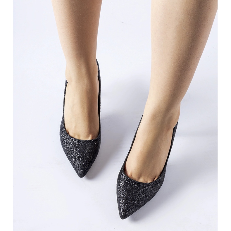 Fekete csillogó Schaumburg tűsarkú 1